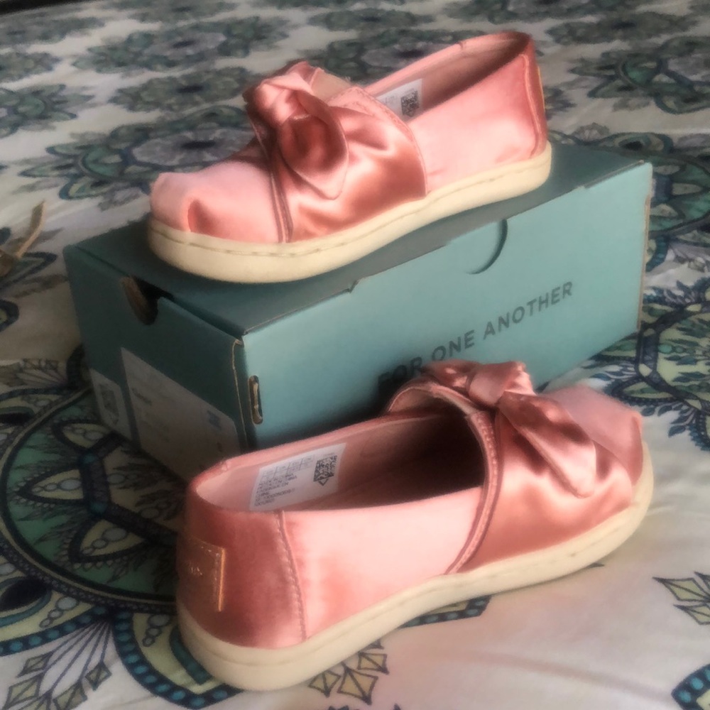 Toms kids shoes size 8